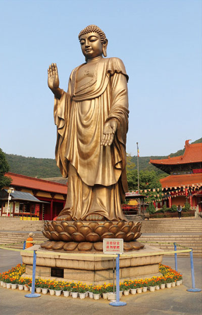 铜雕佛像